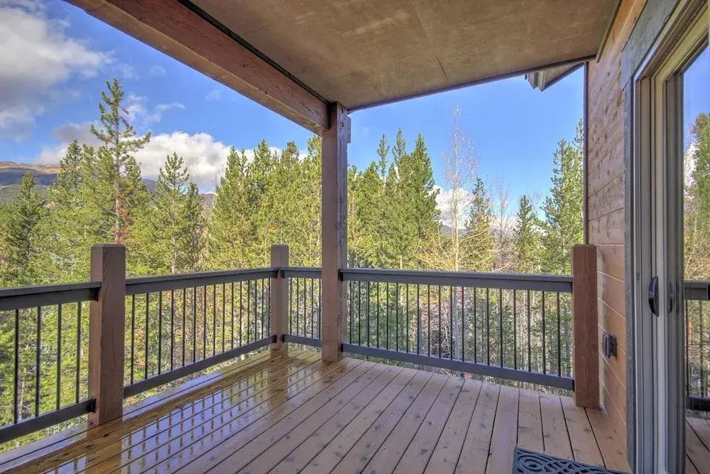 Hot Tub Relaxation: Breck Gem 3 Mi to Skiing!