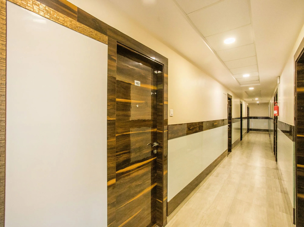 Capital O 15950 J K Residency