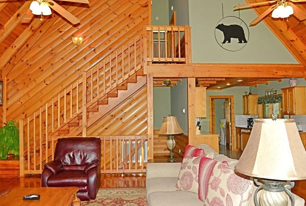 Mountain Tyme Lodge 5 Bedrooms 3 Bathrooms Cabin