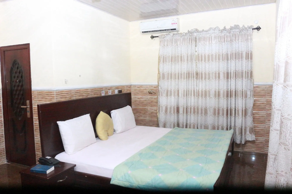 L & L Executive Hotels and Suites