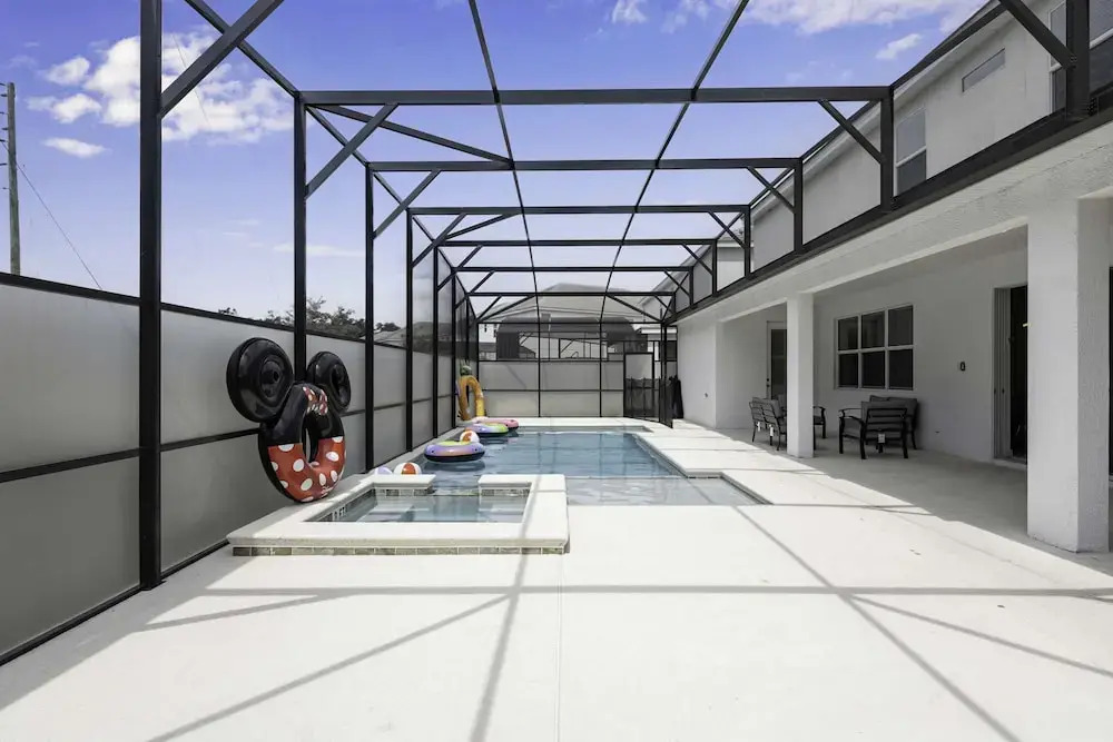 Family Villa w Pool Games n Themed Rooms