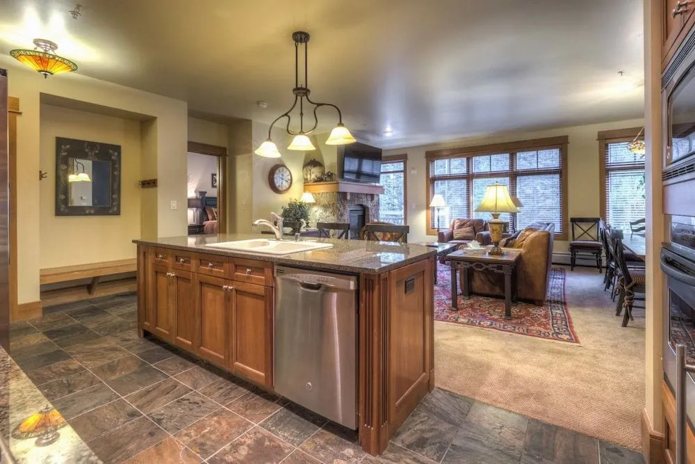 Lone Eagle #3042 - 3 Br Condo