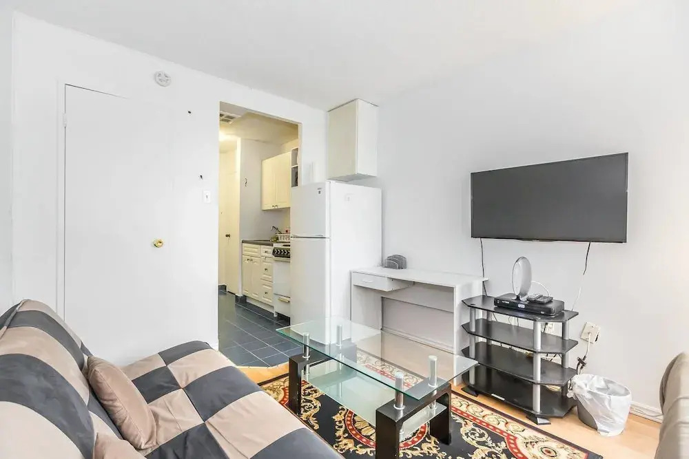 New! Budget Friendly Stay in Downtown