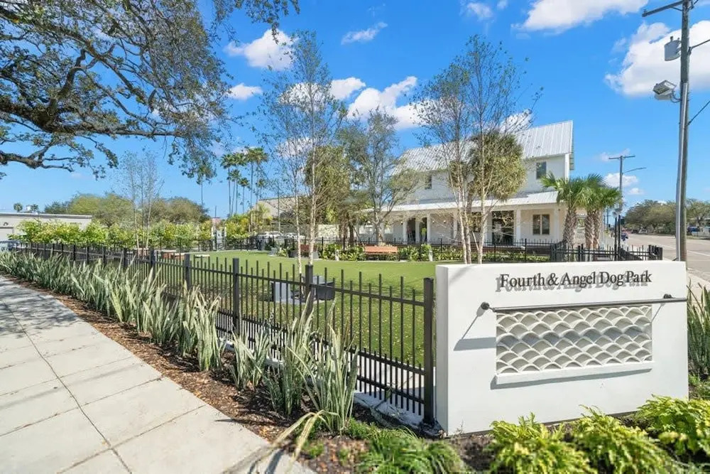 Casa Julieta Luxury Ybor-themed Studio