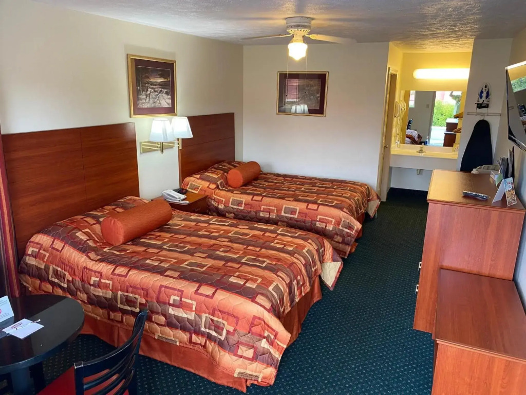 Country Hearth Inn-Union City