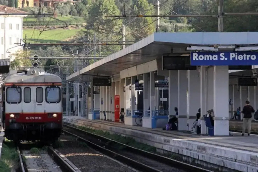 PETITE HOME IN ROME