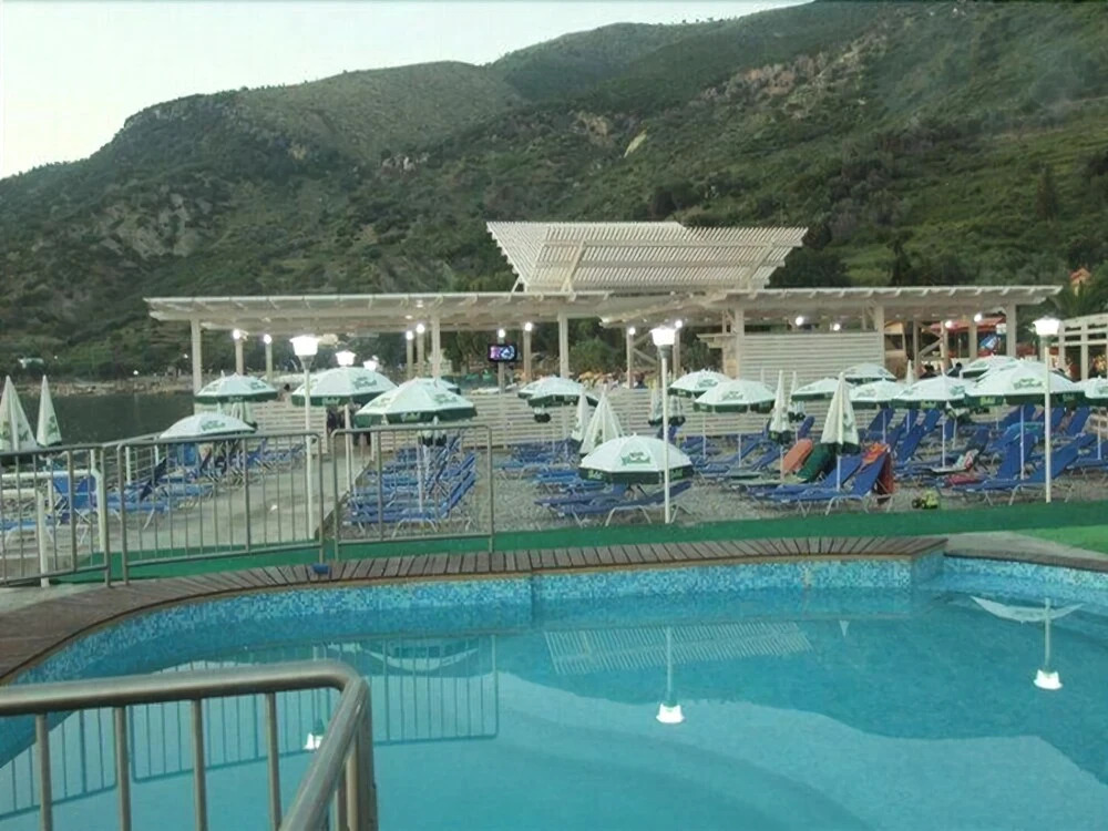 Paradise Beach Hotel