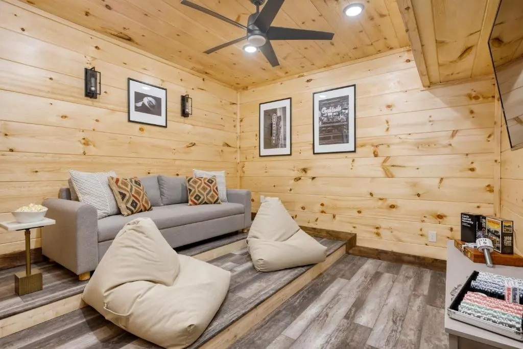 Duval by Avantstay 10min to DT Pigeon Forge w/ Indoor Pool, Hot Tub & Amazing Views!