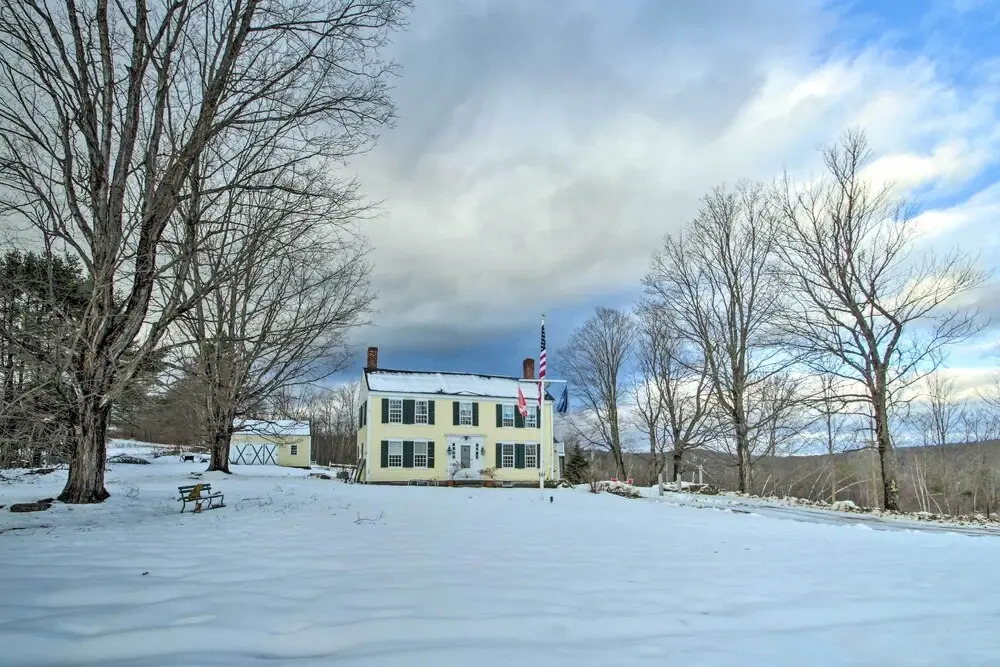 Historic Bradford Home - 8 Mi to Mount Sunapee!