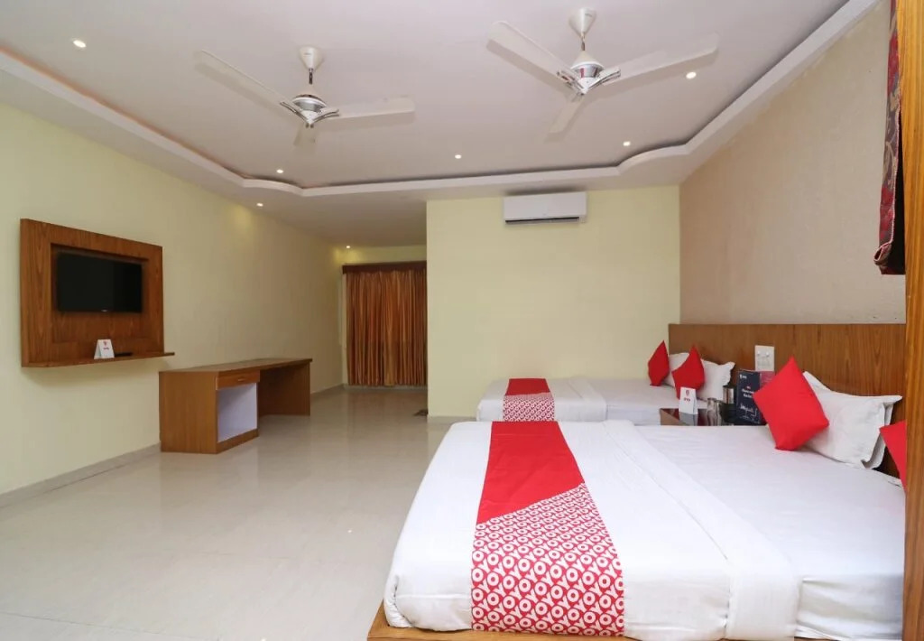 OYO 16395 Hotel G K Palace