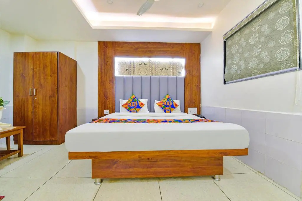 FabHotel Royal King