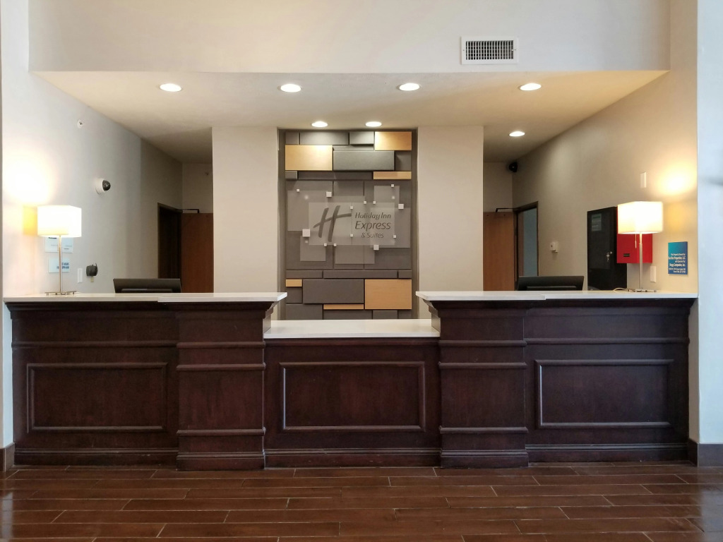 Holiday Inn Express Hotel & Suites Omaha West by IHG