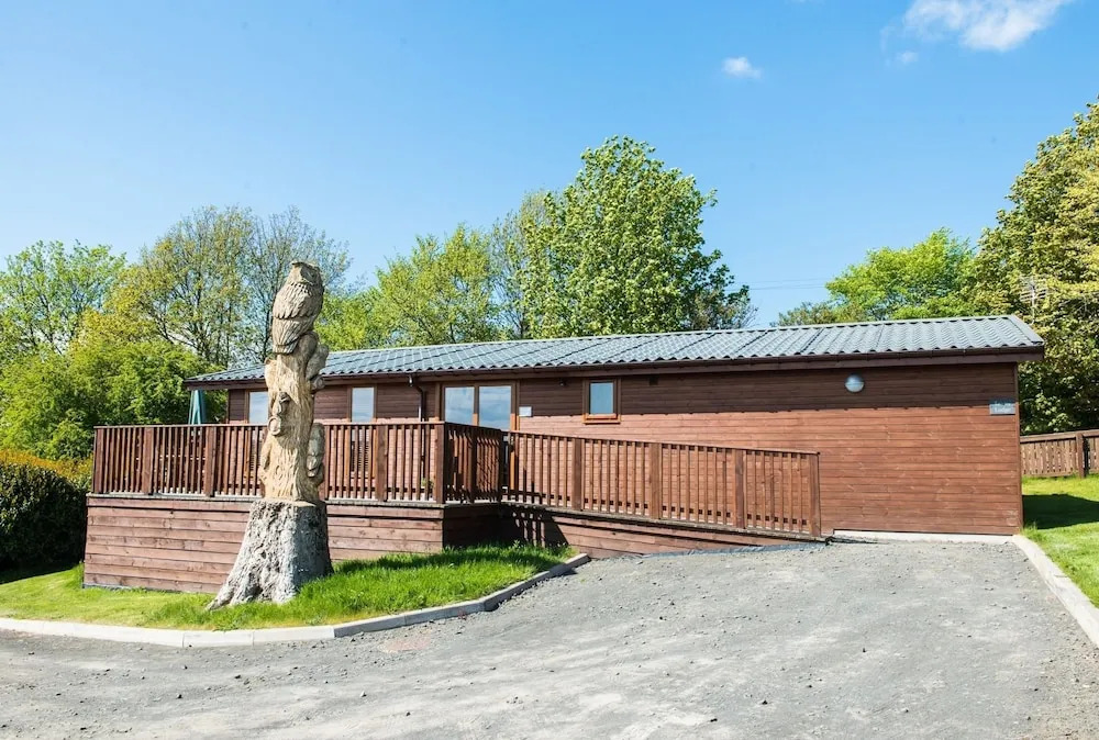 Tawny Lodge