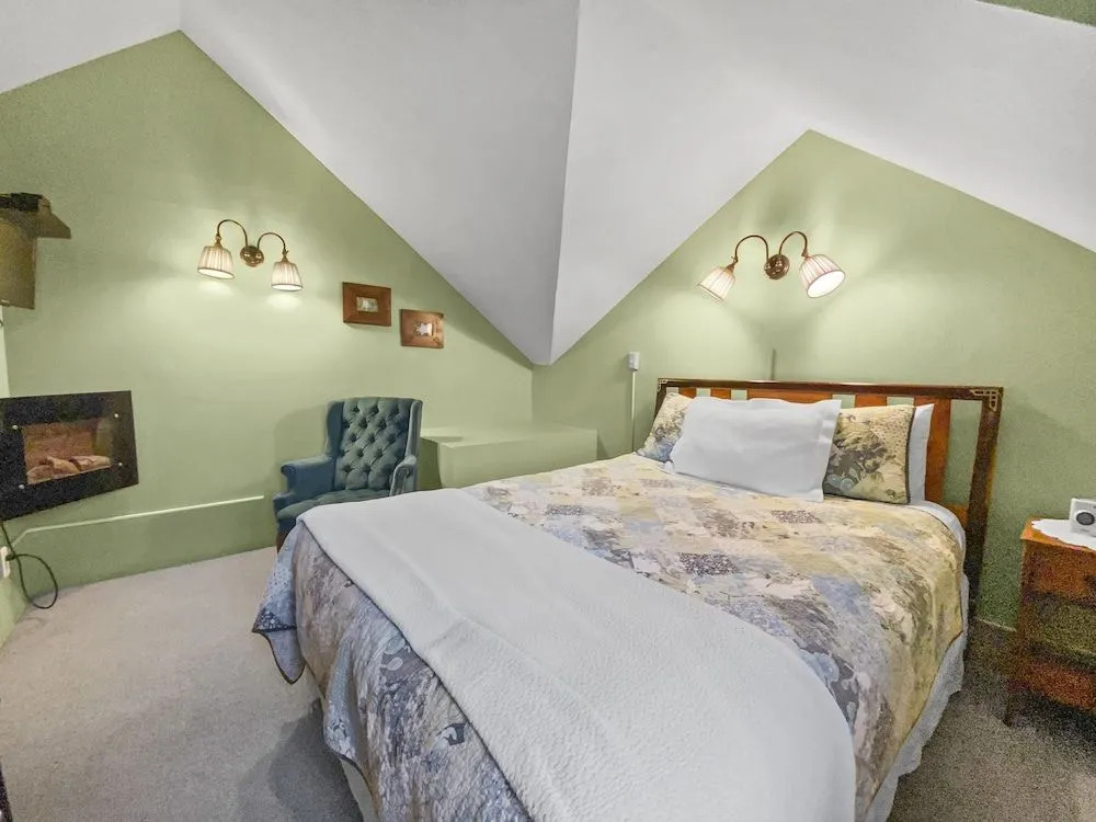 Abbett Placer Historic 7 Bedroom Home by RedAwning