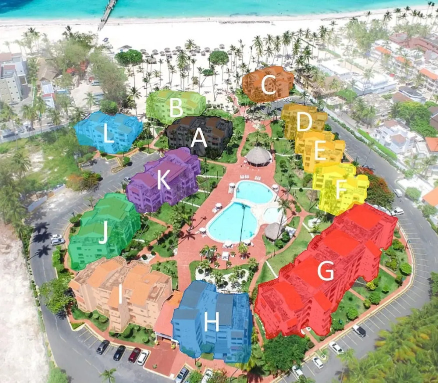 Oceanview Apartment With Large Balcony and Next to the Beach