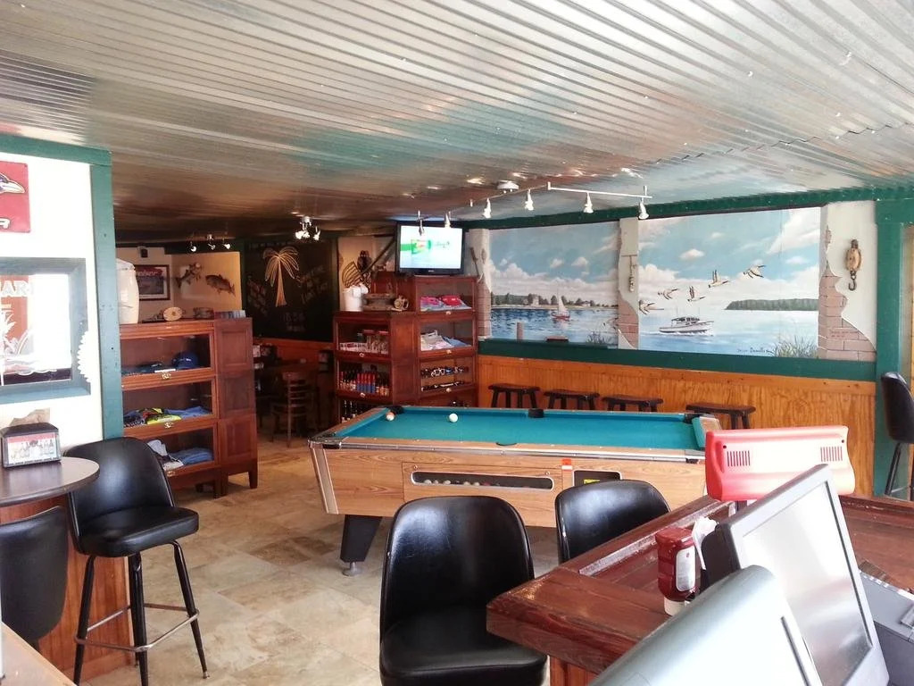 Lowes Wharf Marina Inn
