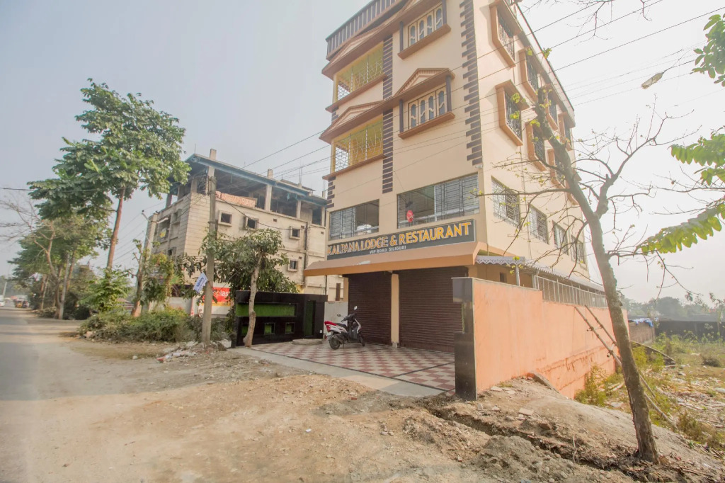 OYO 69895 Kalpana Residency Inn