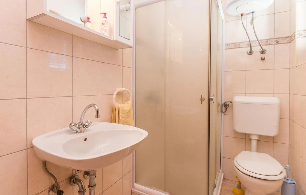 4 Bedroom Amazing Home In Sukosan