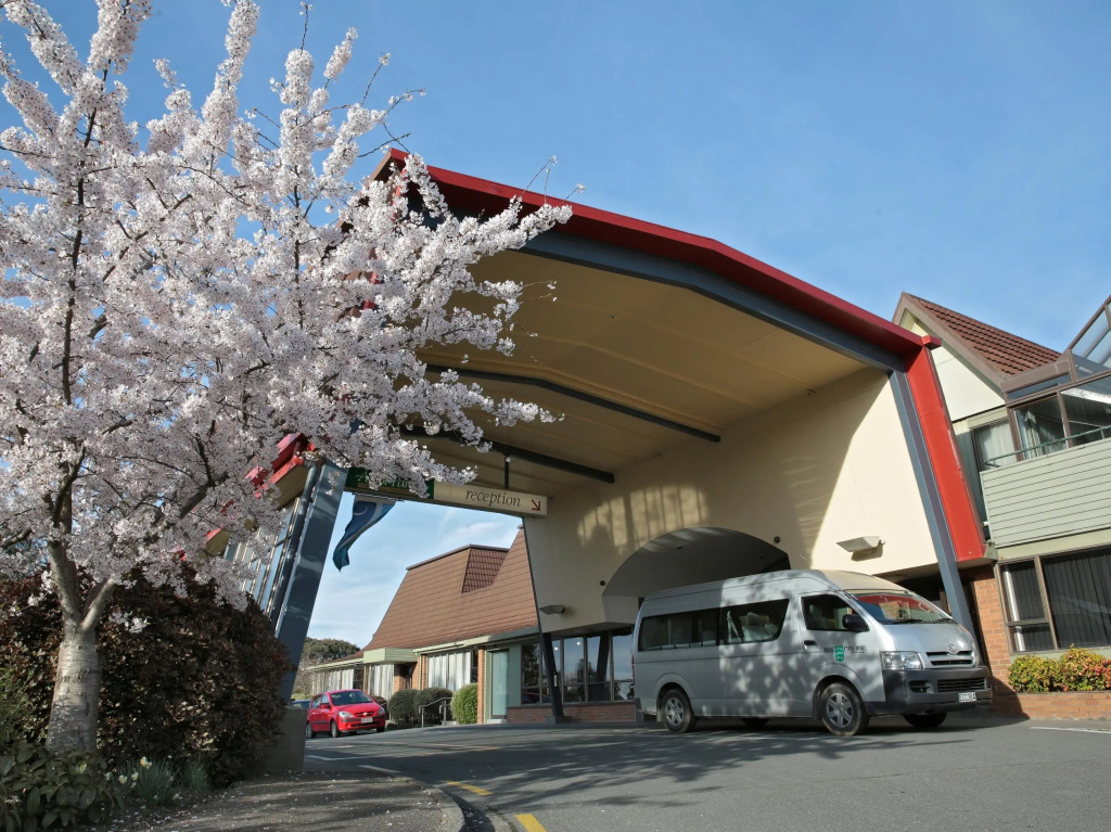 Ascot Park Hotel