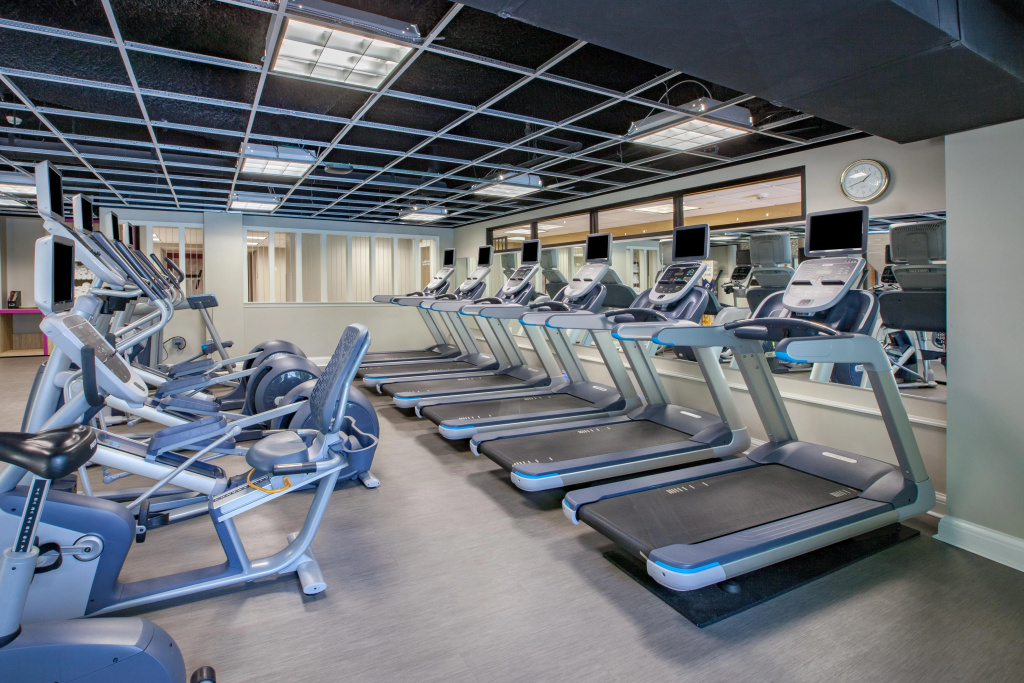 Crowne Plaza Louisville Airport Expo Ctr by IHG