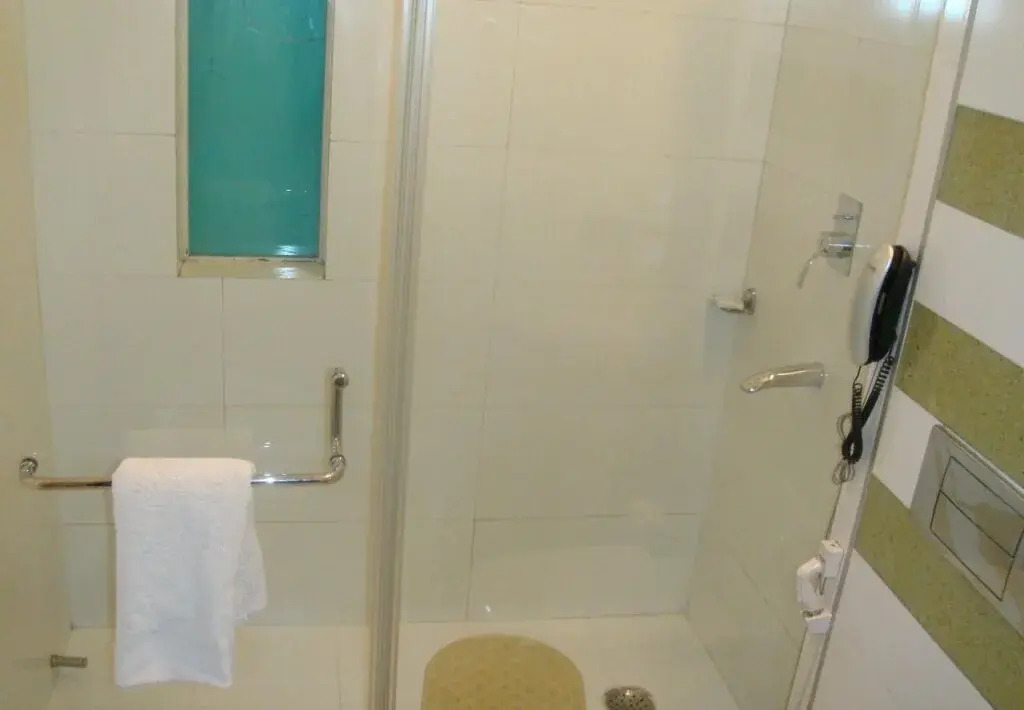 Shreyans Inn