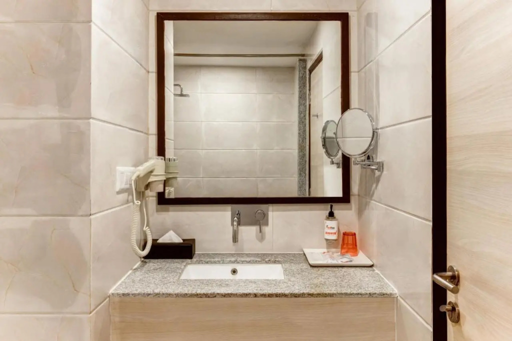 Red Fox Hotel Neelkanth
