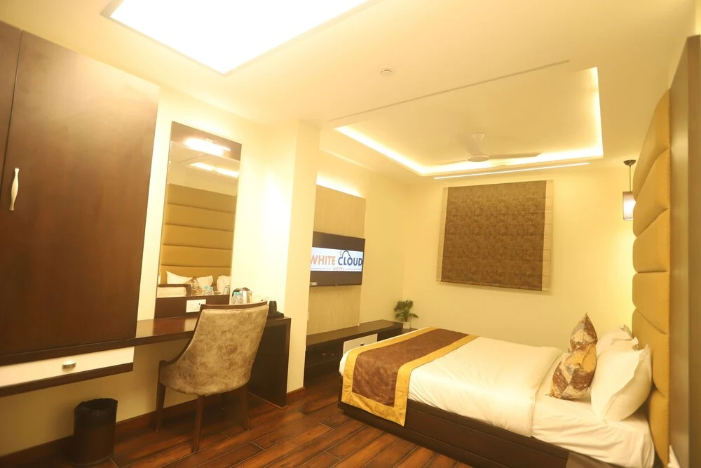 Hotel White Cloud