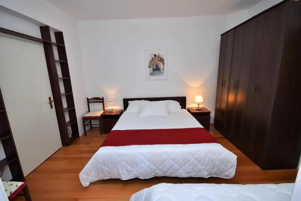 Nikic Apartments