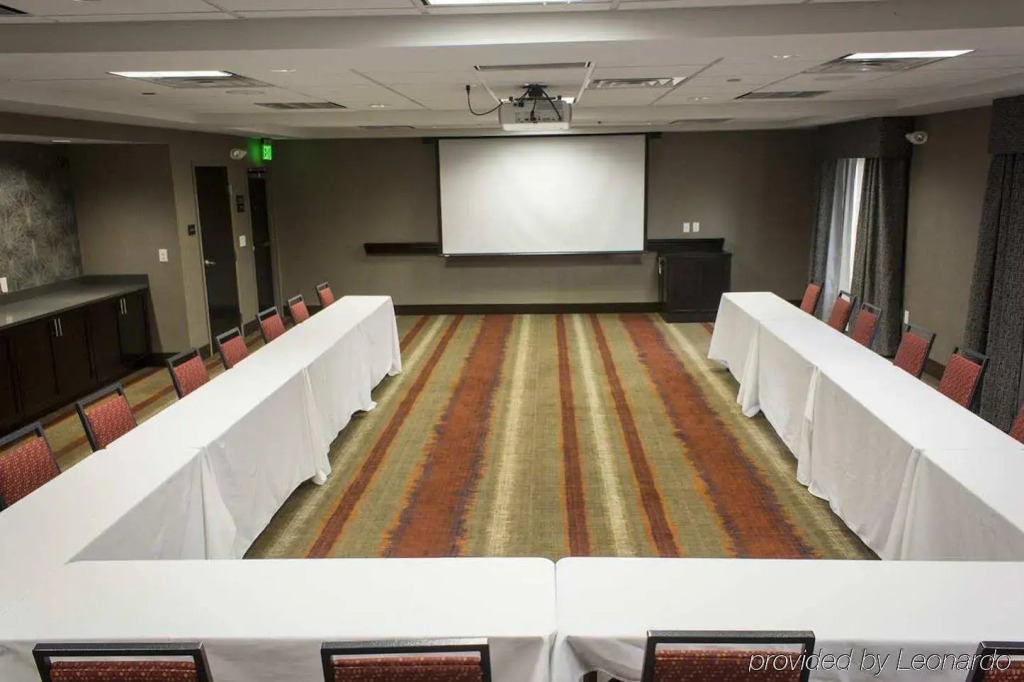 Hampton by Hilton Lansing West