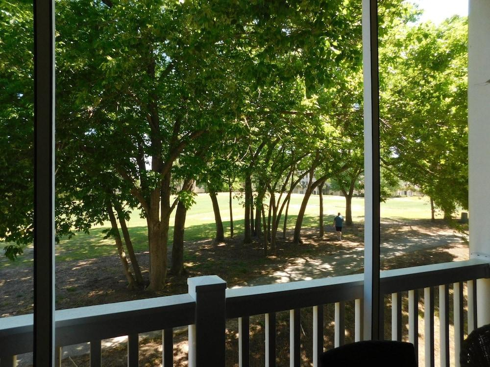 Wedgewood #523 2 Bedroom Condo by RedAwning