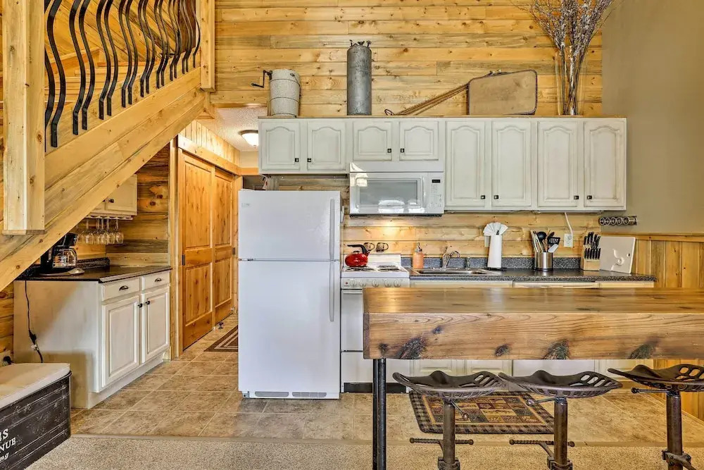 Granby Condo w/ Pool Access, Near Hiking & Skiing!