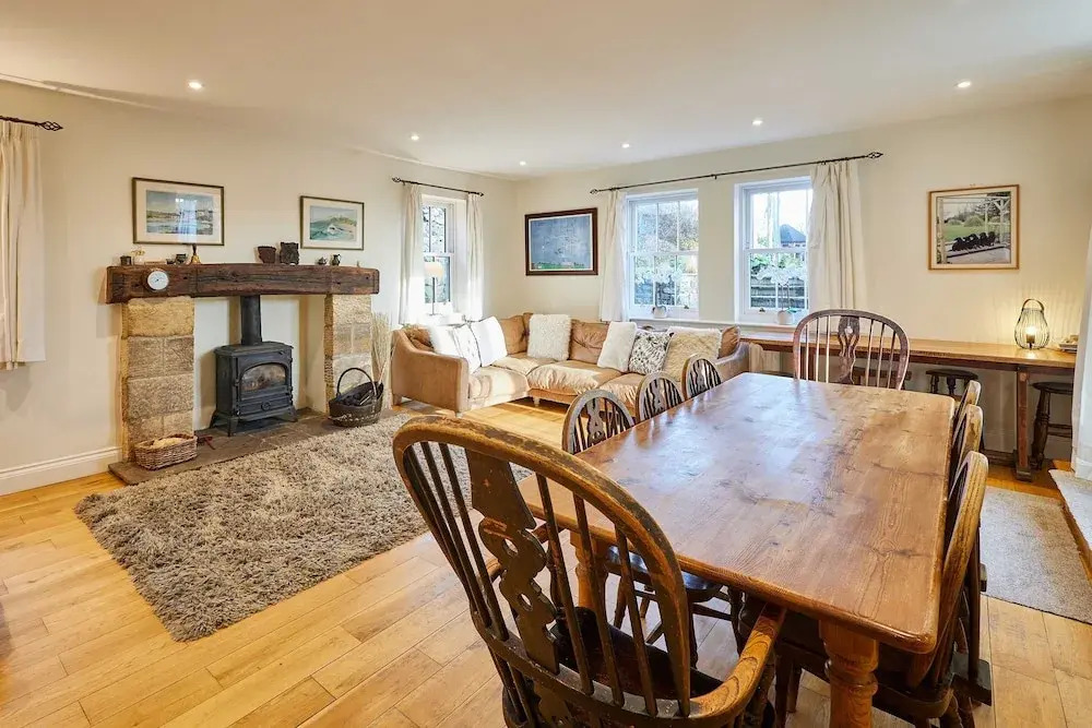 Host Stay Newton Cottage
