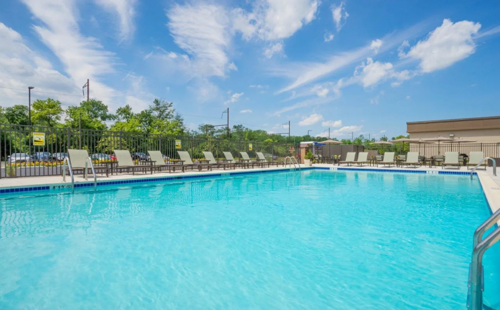 Holiday Inn Express & Suites Ft. Washington - Philadelphia by IHG