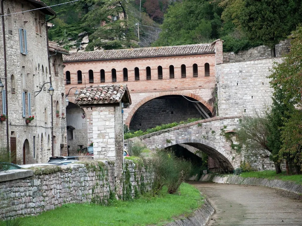 Quaint Farmhouse in Gubbio With Swimming Pool