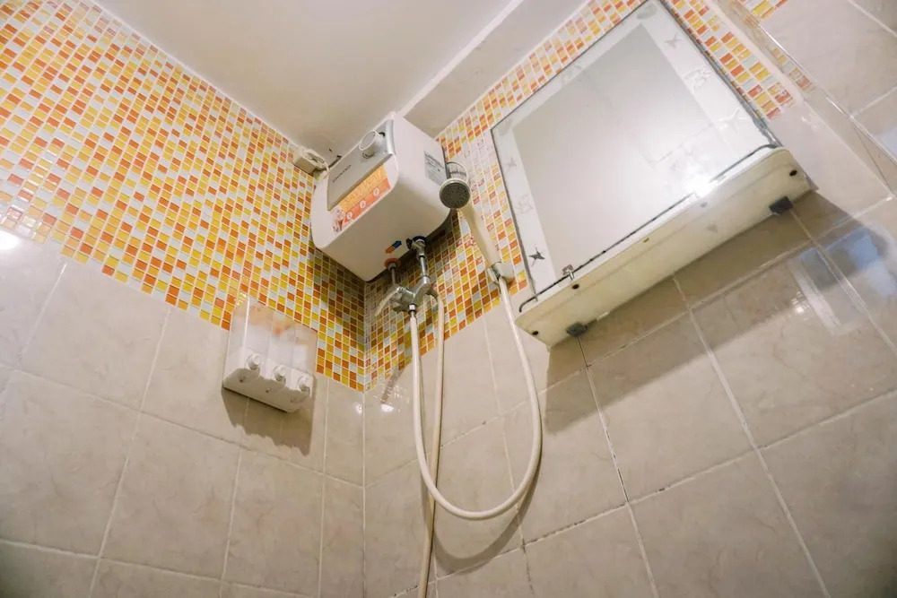Warm And Cozy Stay Studio Green Bay Pluit Apartment