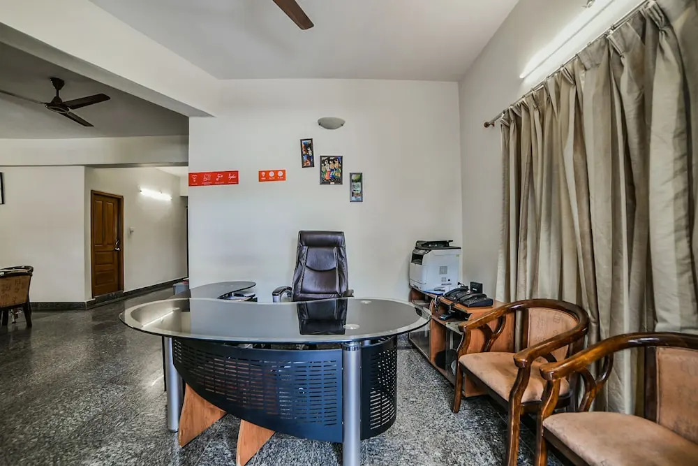 OYO 13498 Infinity Service Apartments