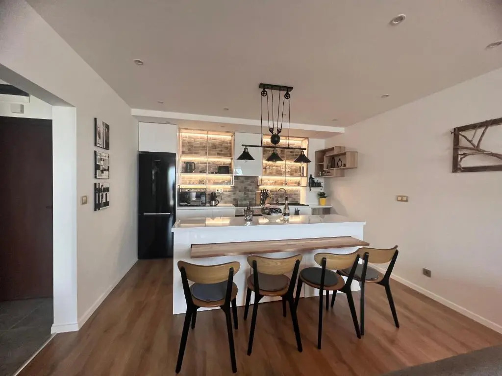 5* Brand New Top Floor Luxury Flat Next to Ski Lift