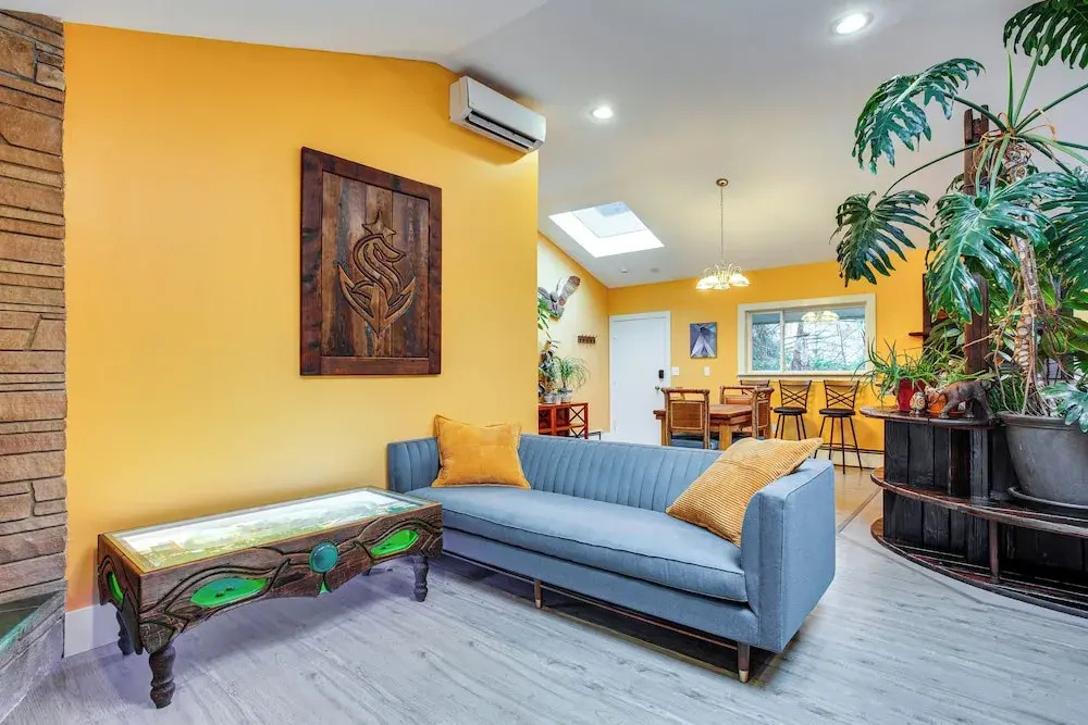 8 Mi to Lumen Field: Seattle Area Home w/ Backyard