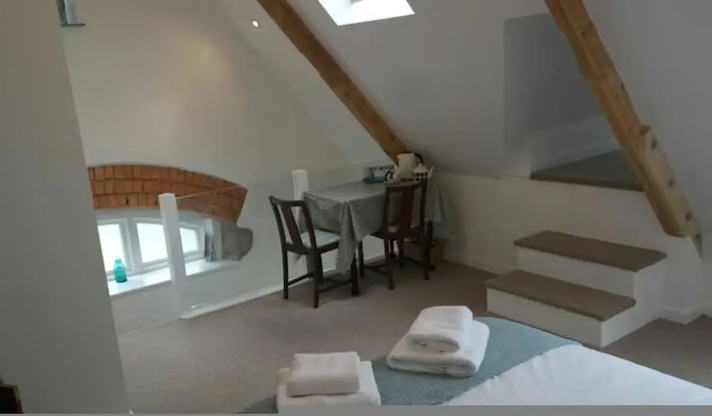 Cosy 2BR Penzance Stay Sleeps 3 Near Seafront