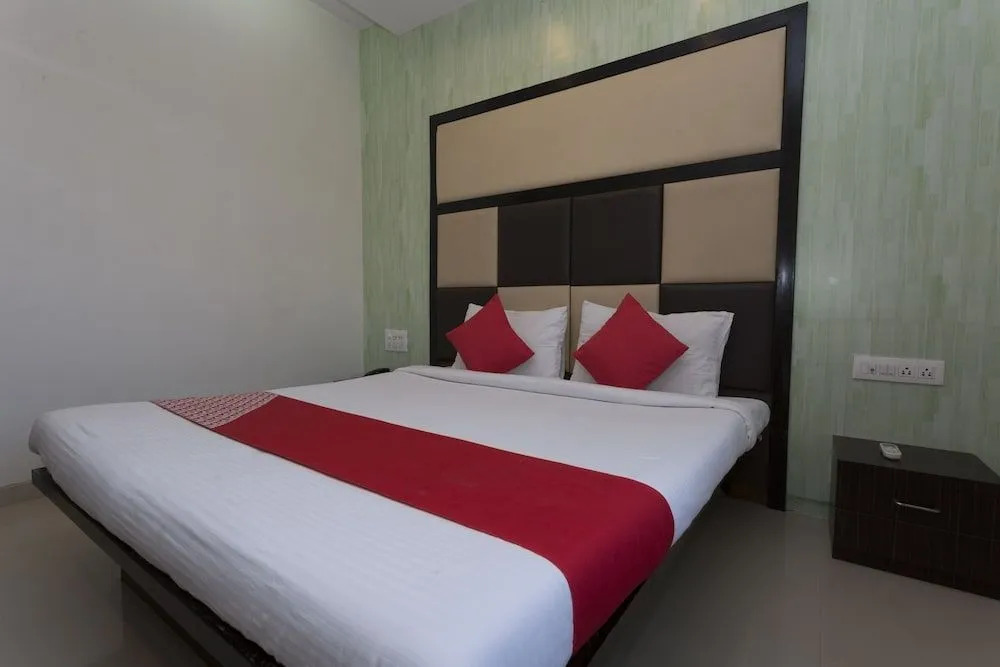 OYO 26795 Hotel Steers 07 Inn