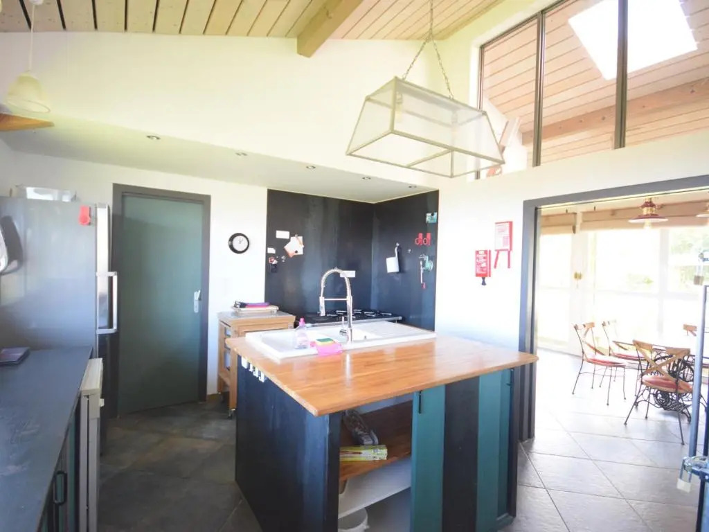 Villa spacieuse avec terrasse et jardin, animaux et parking admis - FR-1-498-19