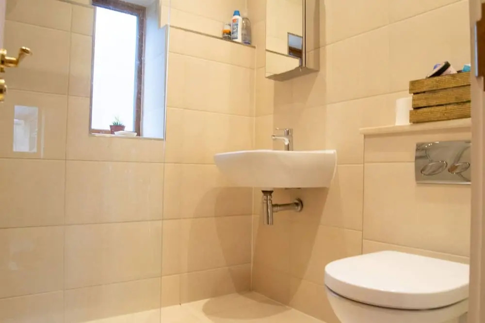 Unique 3 Bedroom Water Tower Home Close To Tube