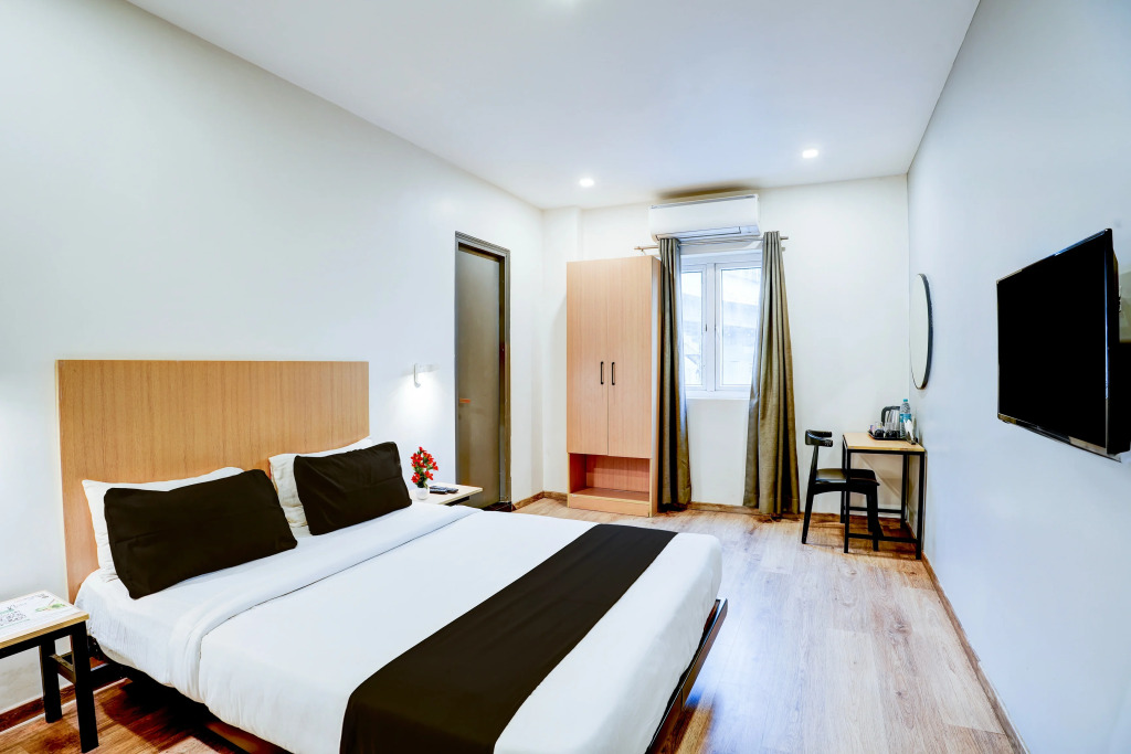Townhouse Ulsoor Near Halasuru Metro Station