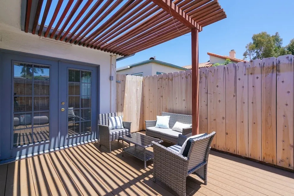 Incredible 3br/ 3BA Apt in Pacific Beach by Domio