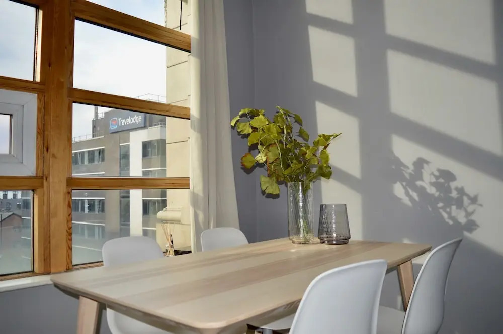 2 Bedroom Apartment Near Manchester Victoria
