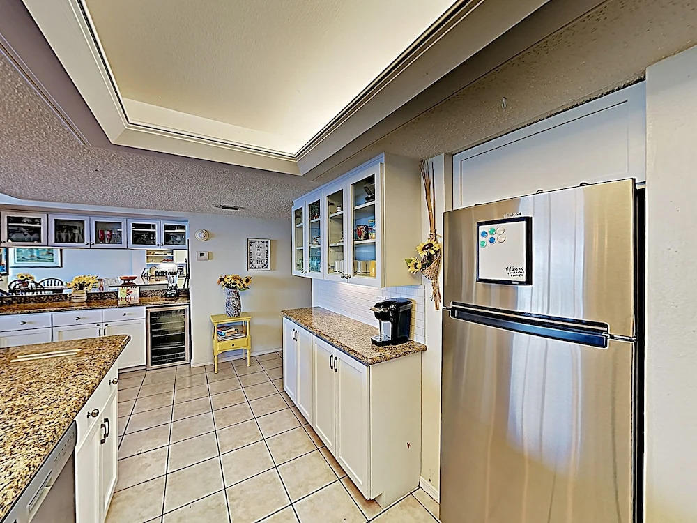 New Listing! Gulf-view All-suite Bliss W/ Pools 3 Bedroom Condo
