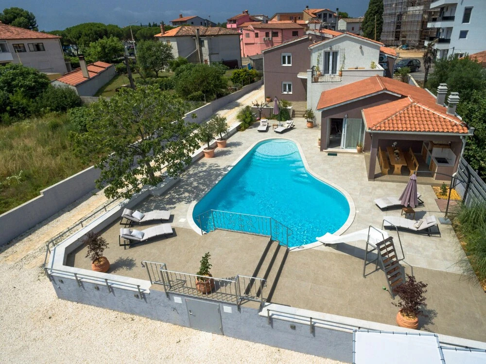 Five bedroom villa Emily with pool
