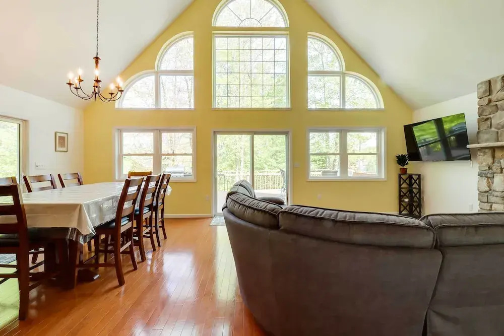 Huge Deck: Stunning Pocono Lake Vacation Rental!