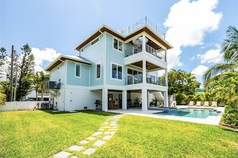 Sunshine & Good Times managed by Beach Retreats