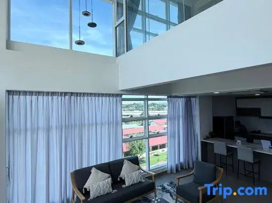 Sea & Forest | 180° Dual-View 3BR | Urban Oasis